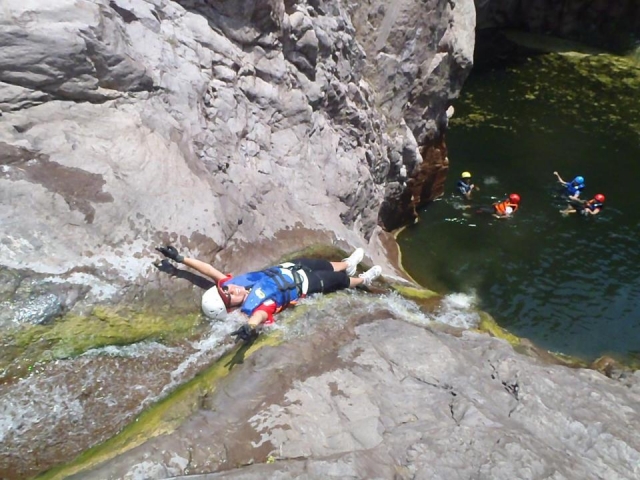 Tobogán en el barranco a 1 de QRO.  